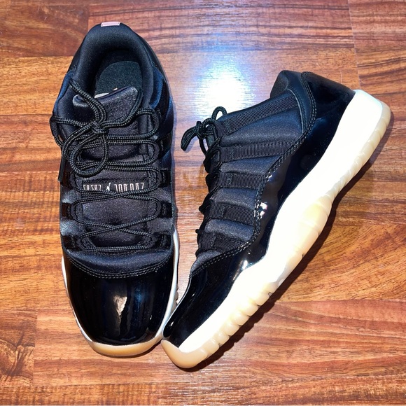 Jordan 11 Retro Low GG ‘Bleached Coral’ - Picture 2 of 8